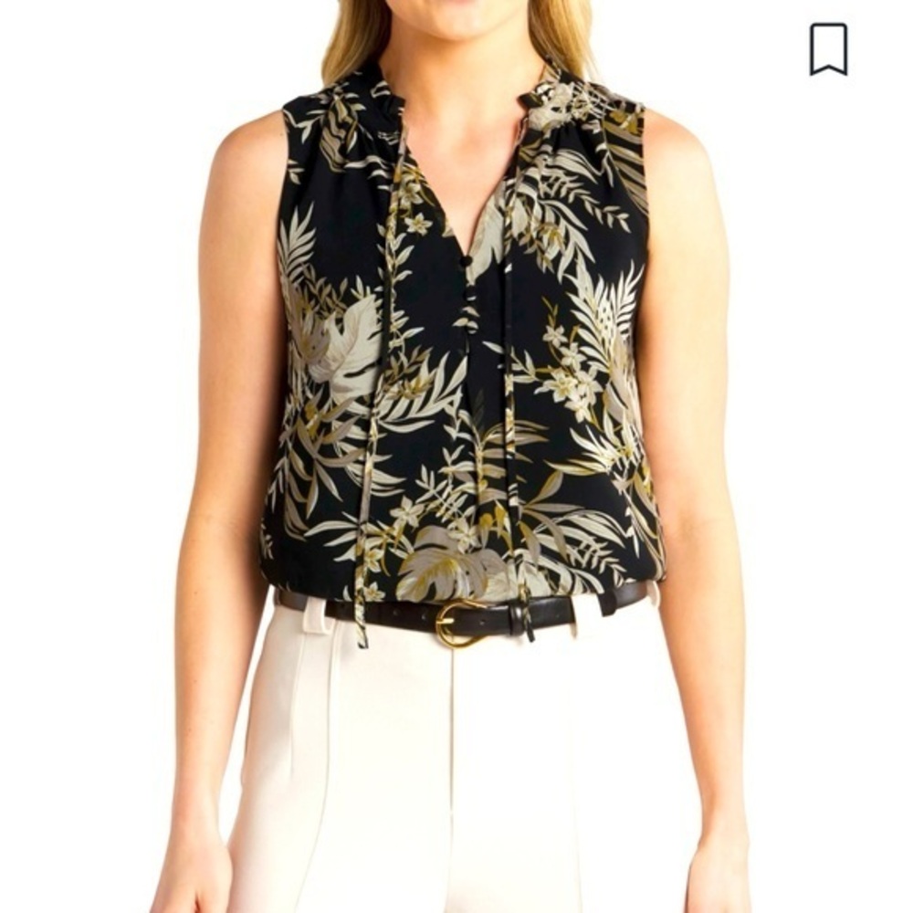 NEW…41 HAWTHORN Amanda Sleeveless Split Neck Ruffle Detail Blouse